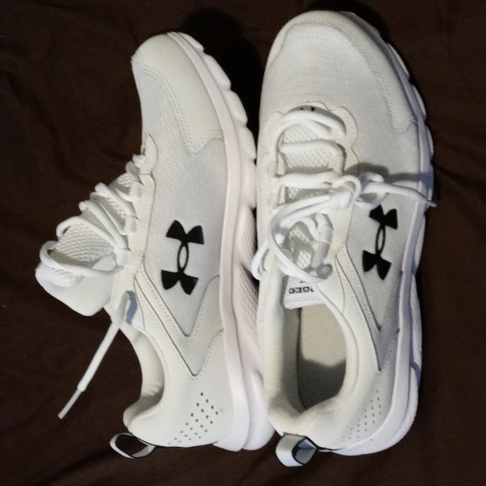 Brand New Under Armour Mens Tennis Shoe